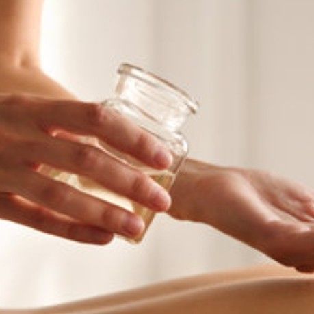 masaz-cieplym-olejkiem